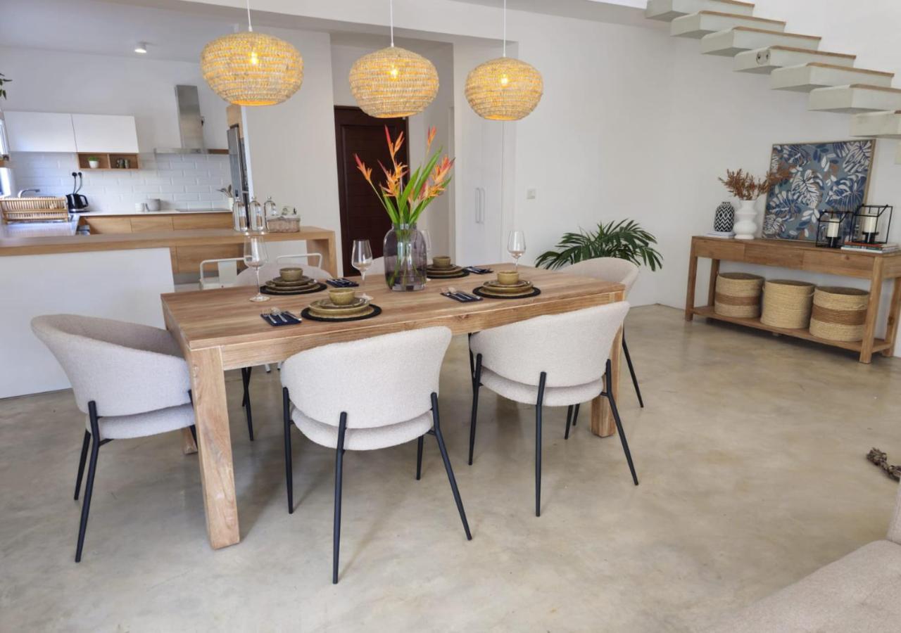 Modern Villa In Grand Bay - Short Walk To Beach エクステリア 写真