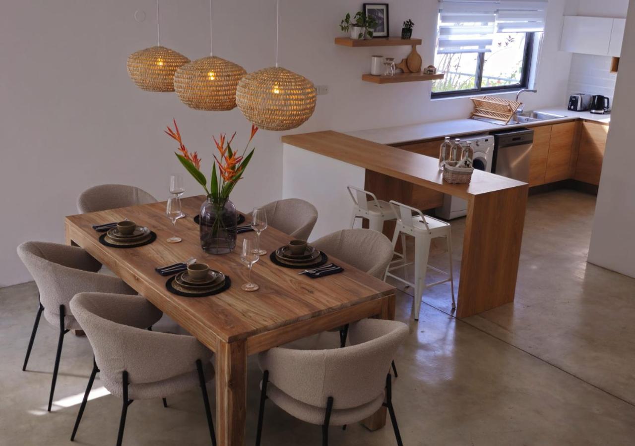 Modern Villa In Grand Bay - Short Walk To Beach エクステリア 写真