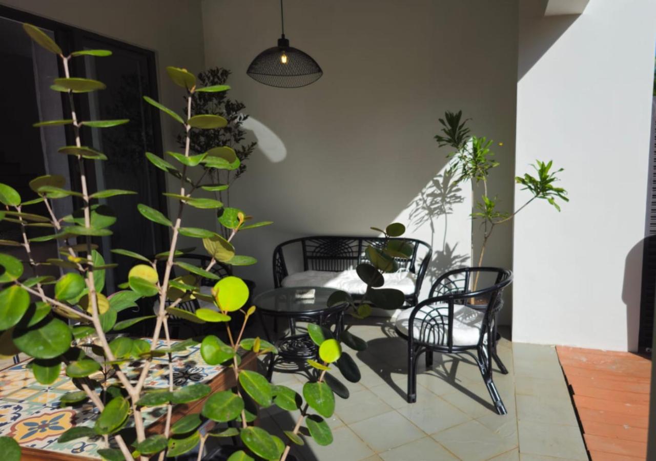 Modern Villa In Grand Bay - Short Walk To Beach エクステリア 写真