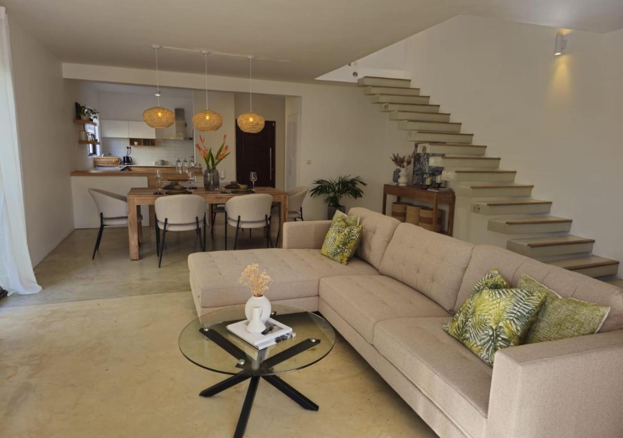 Modern Villa In Grand Bay - Short Walk To Beach エクステリア 写真