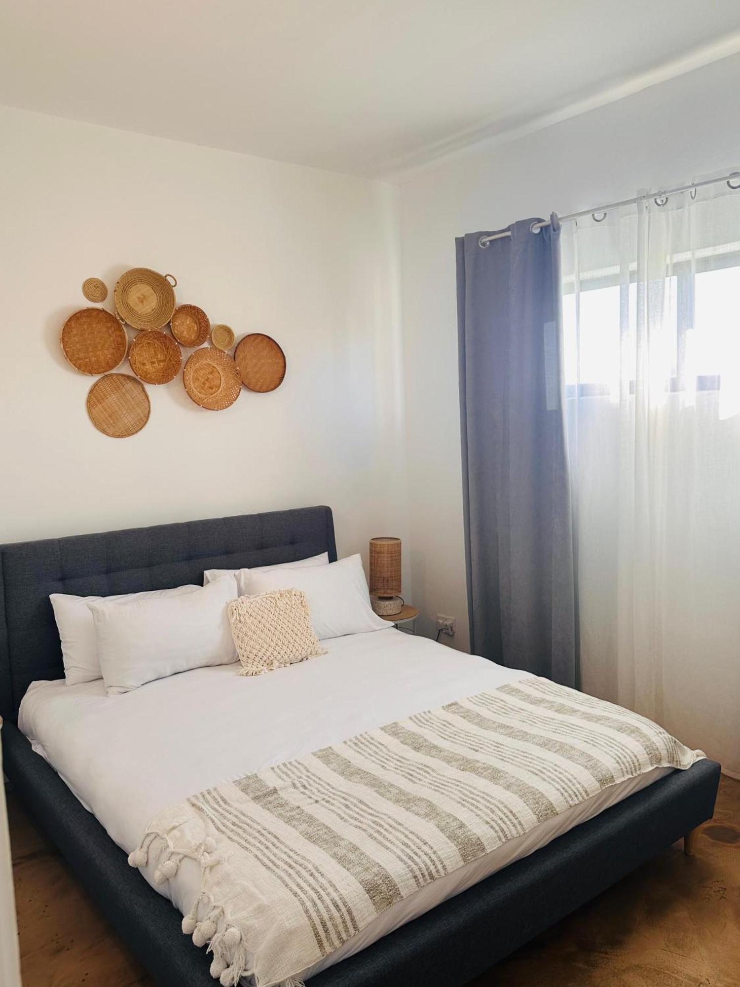 Modern Villa In Grand Bay - Short Walk To Beach エクステリア 写真