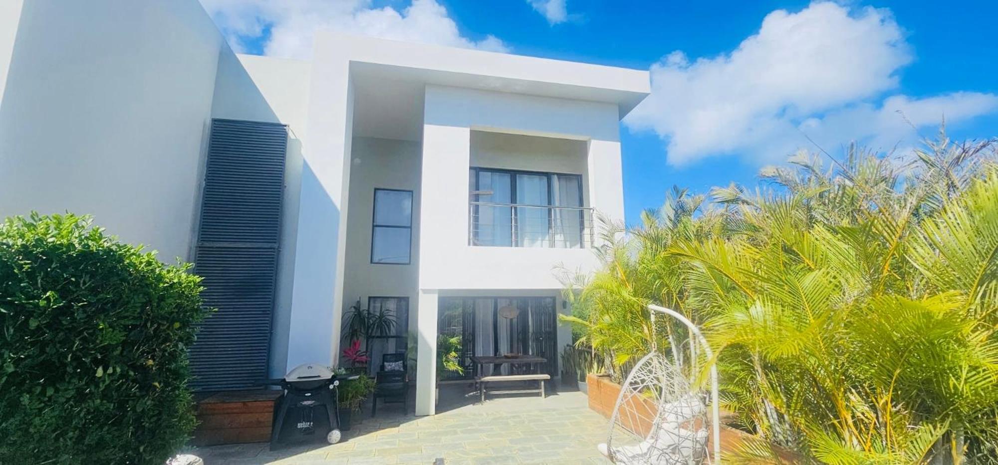 Modern Villa In Grand Bay - Short Walk To Beach エクステリア 写真
